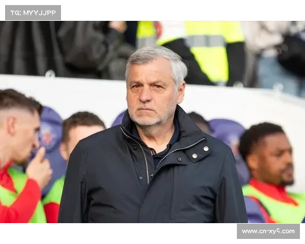 里尔客场征战里昂，主帅热内西奥留任后防调整成关键